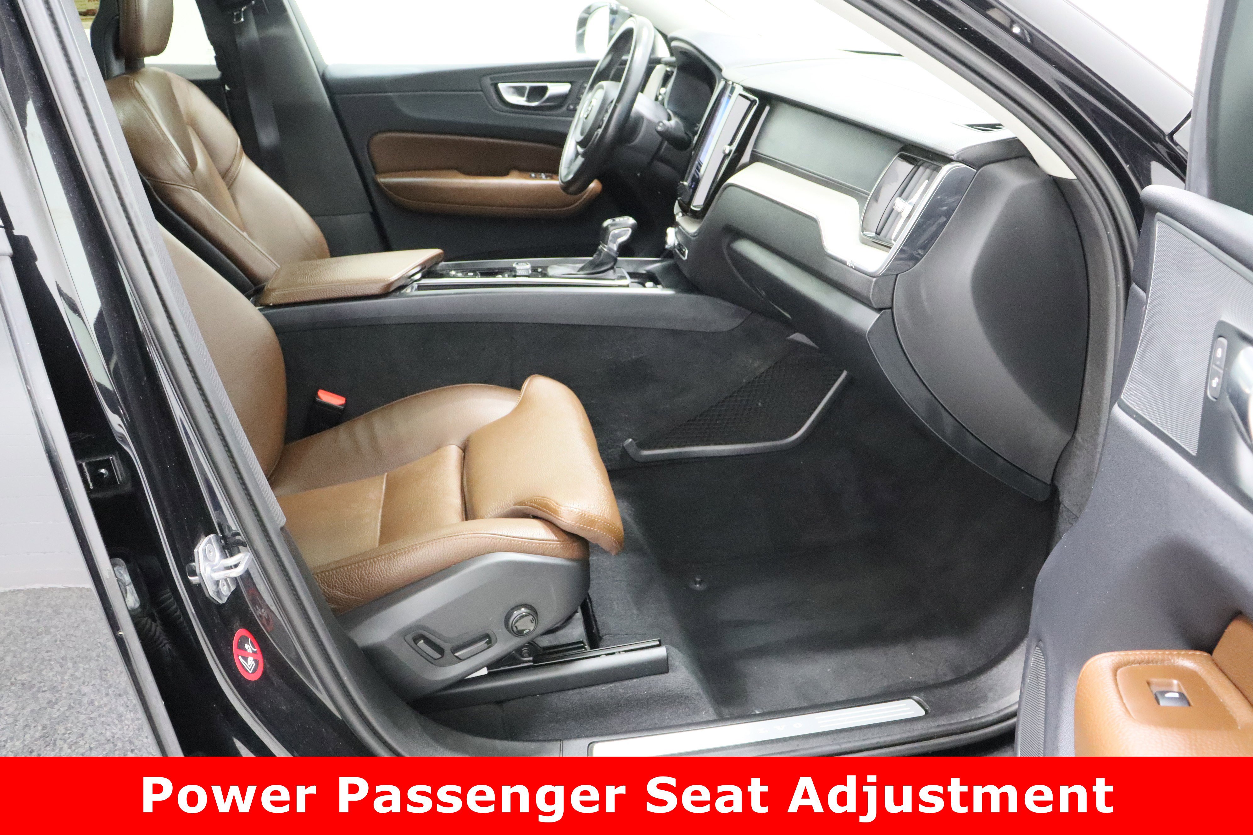 Used 2018 Volvo XC60 T6 Inscription w/ Convenience Package image 40