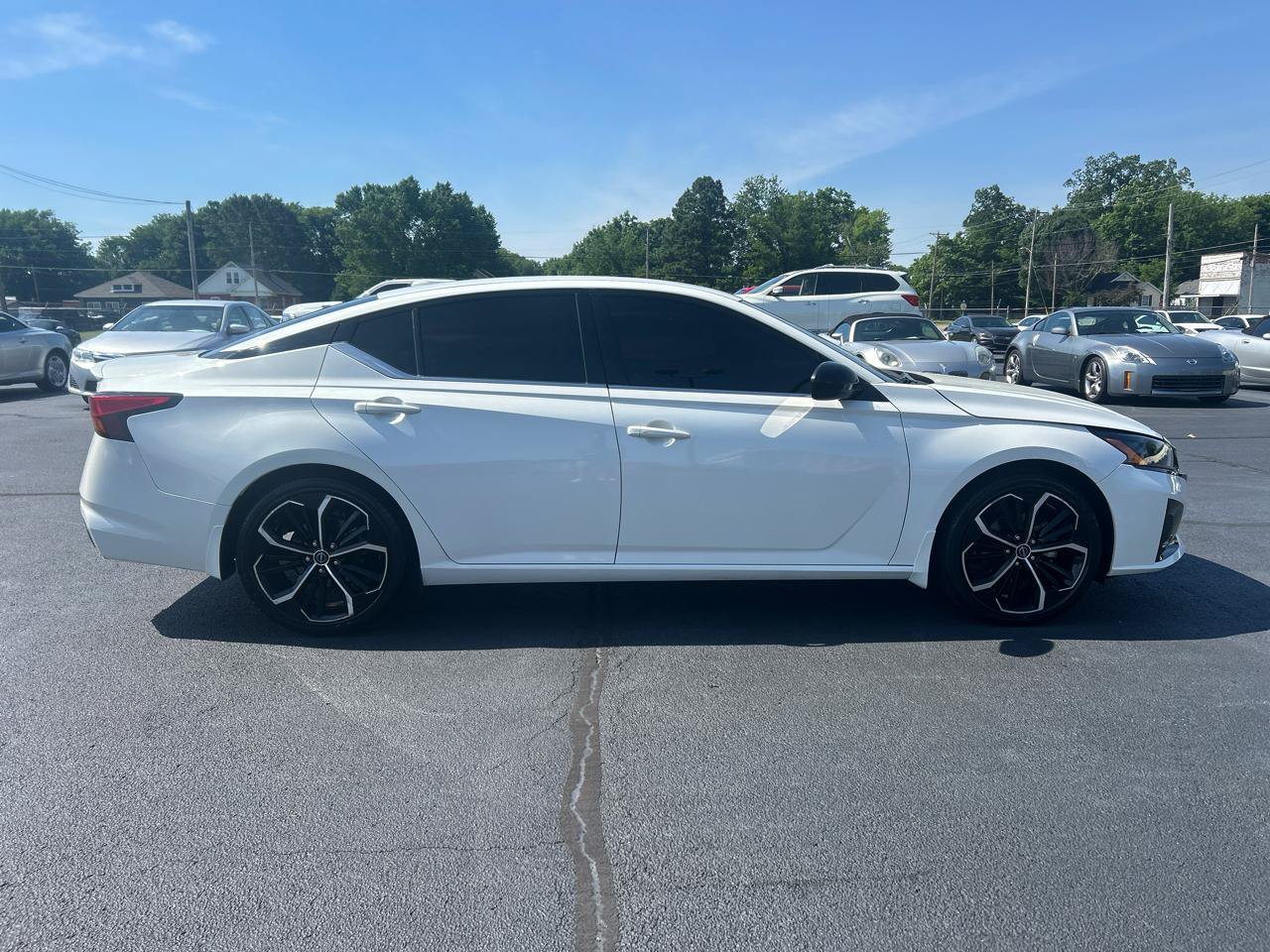 Used 2023 Nissan Altima 2.5 SR FWD image 4