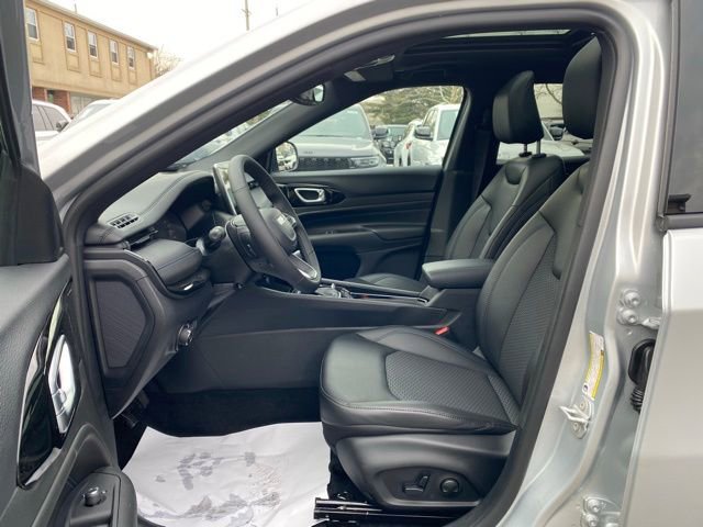 New 2026 Jeep Compass Latitude w/ Sun and Sound Group image 21