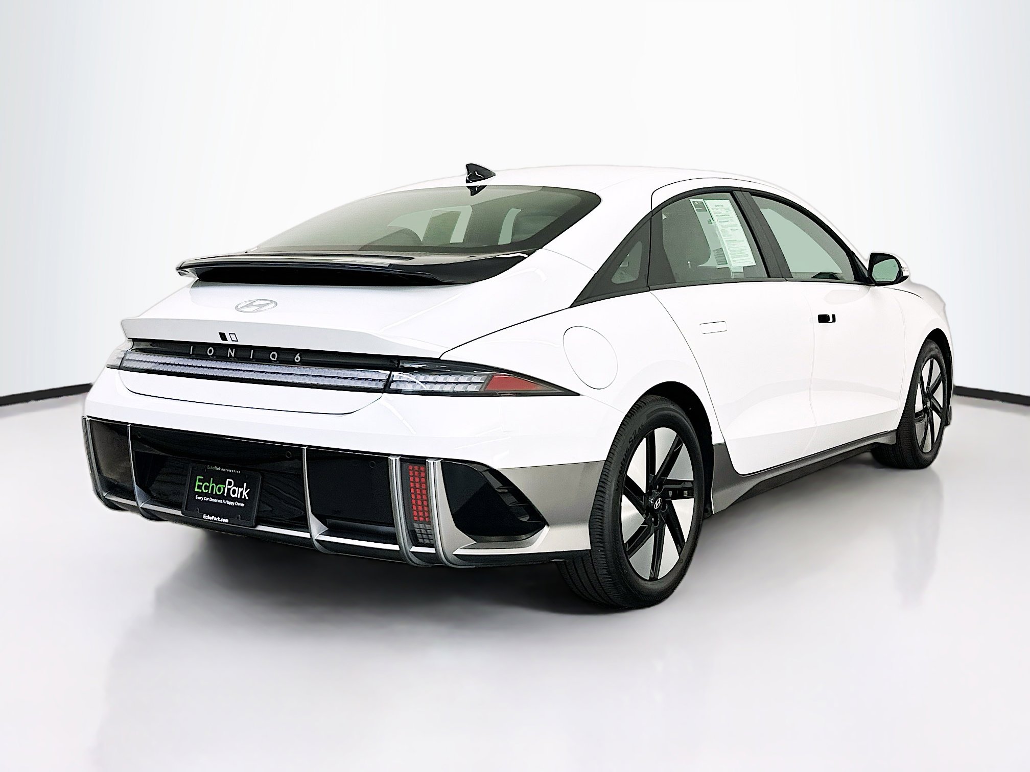 Used 2024 Hyundai Ioniq 6 SE AWD/4WD image 9