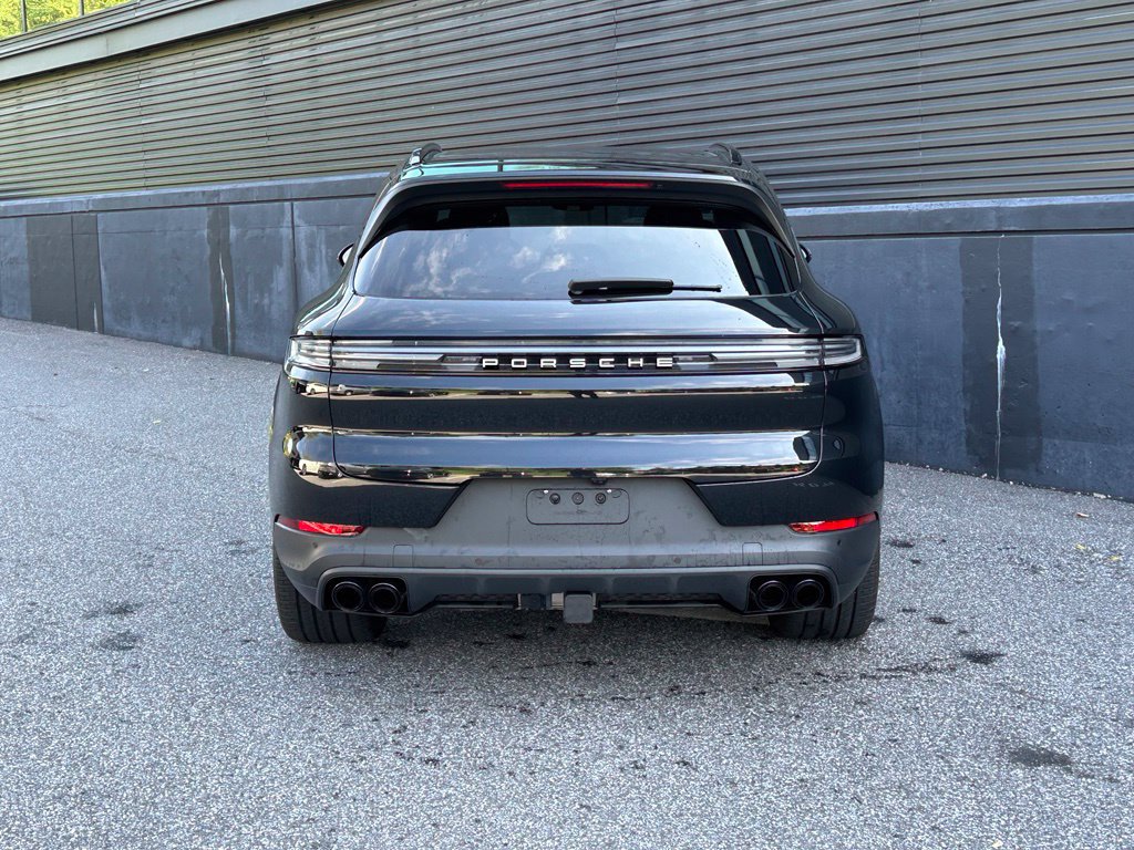 Certified 2025 Porsche Cayenne AWD/4WD image 9