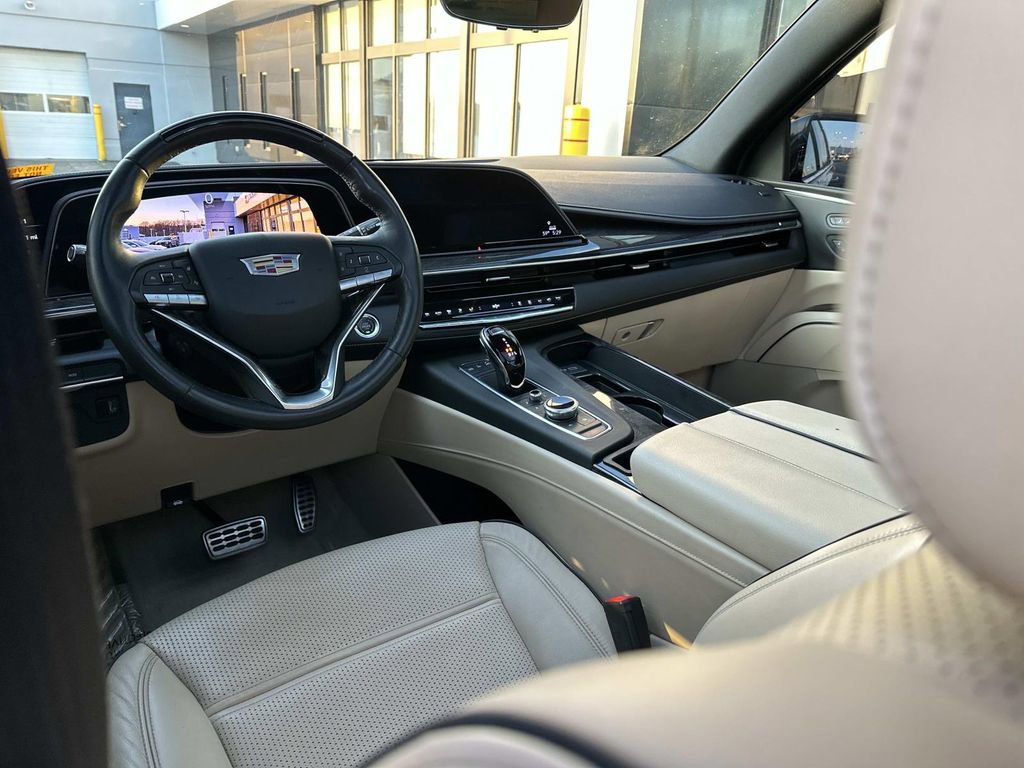Used 2022 Cadillac Escalade Premium Luxury image 10