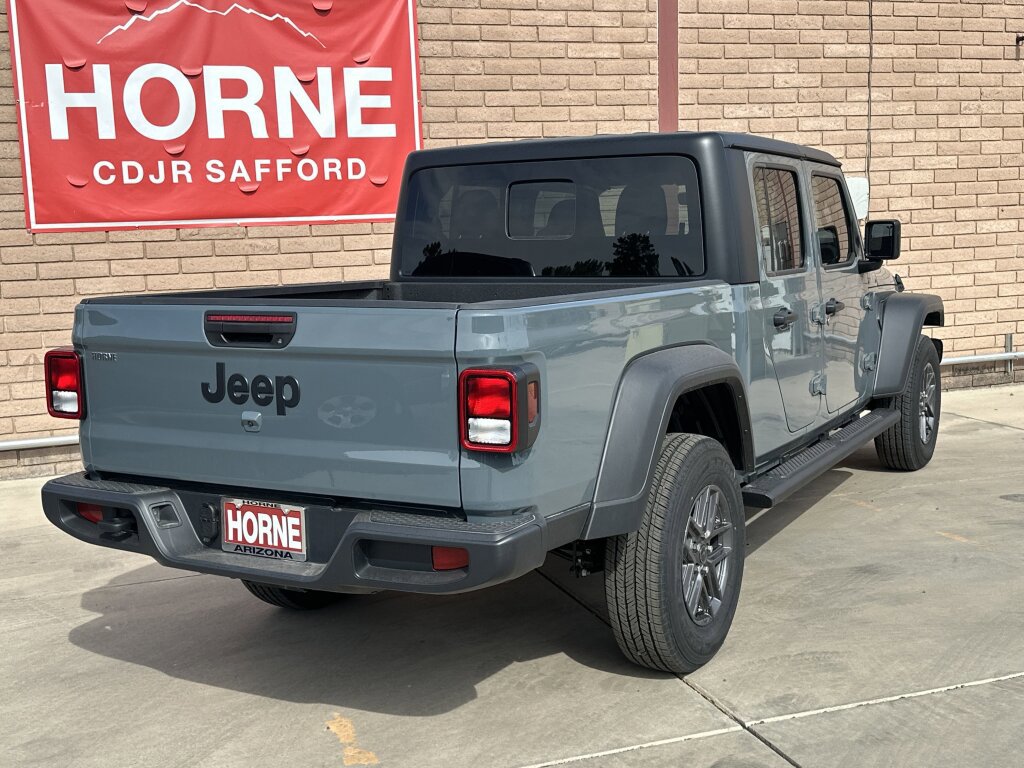 New 2025 Jeep Gladiator Sport image 8