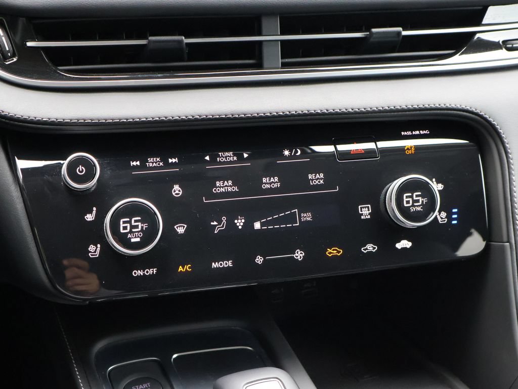 Used 2025 INFINITI QX60 Sensory w/ Cargo Package AWD/4WD image 26