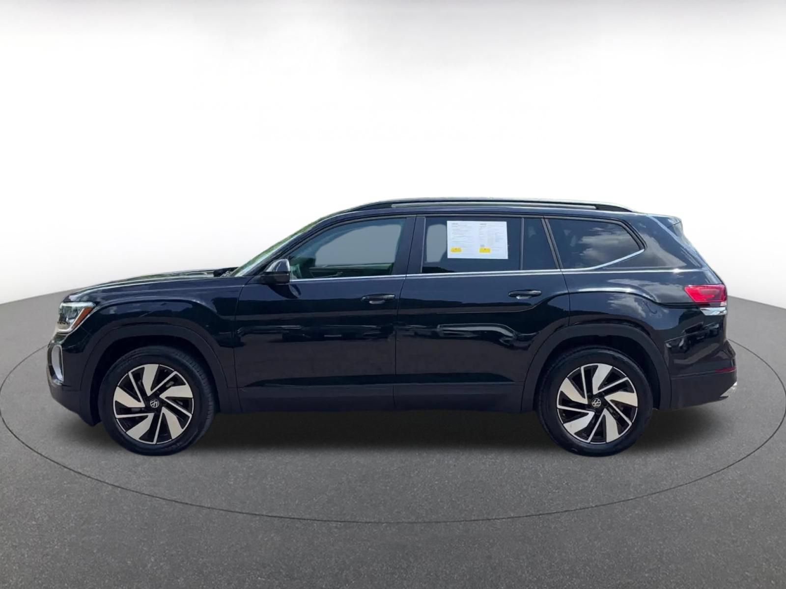 Used 2026 Volkswagen Atlas SE FWD image 9