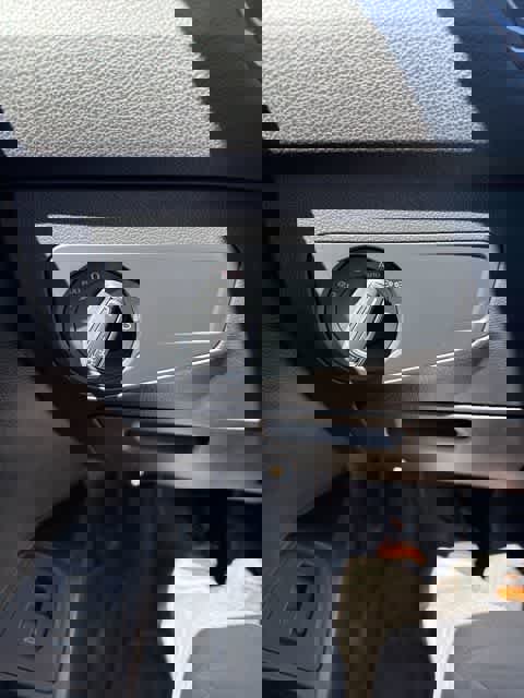 Certified 2022 Volkswagen Tiguan SEL R-Line image 17