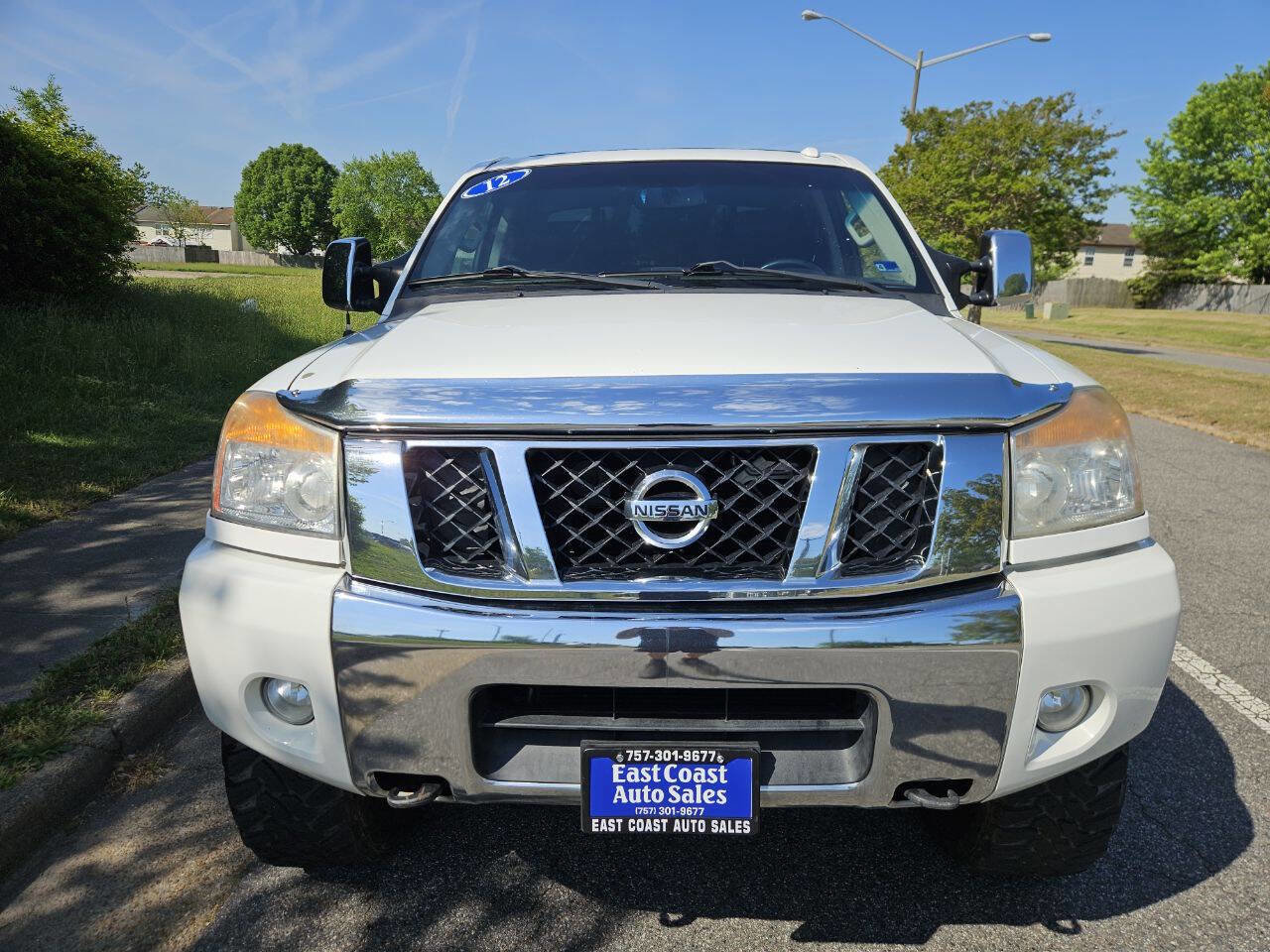 Used 2012 Nissan Titan SL w/ SL Technology Pkg AWD/4WD image 9