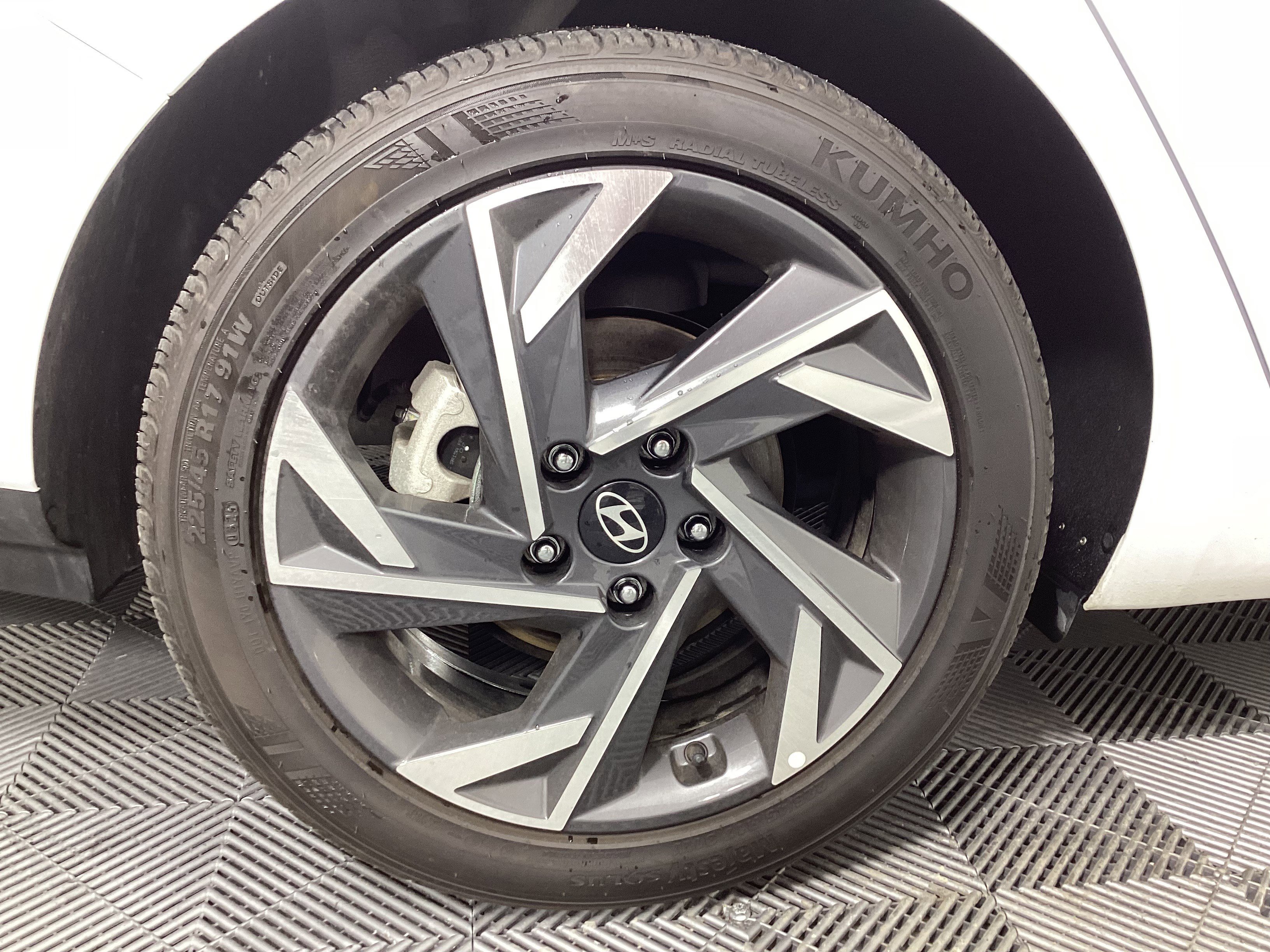Certified 2025 Hyundai Elantra Sport image 11