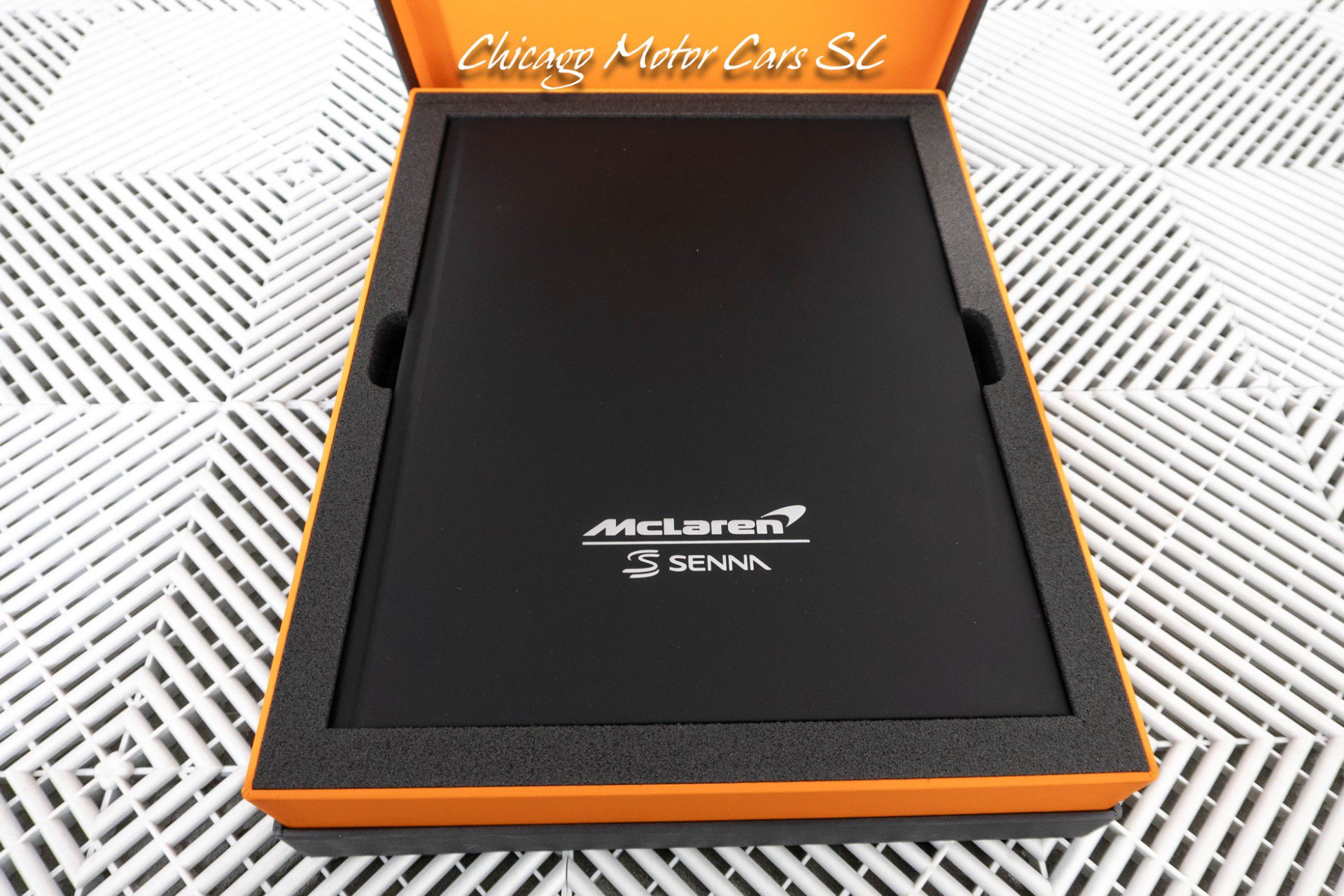 Used 2019 McLaren Senna RWD image 27