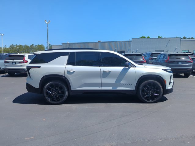 Used 2024 Chevrolet Traverse RS image 4