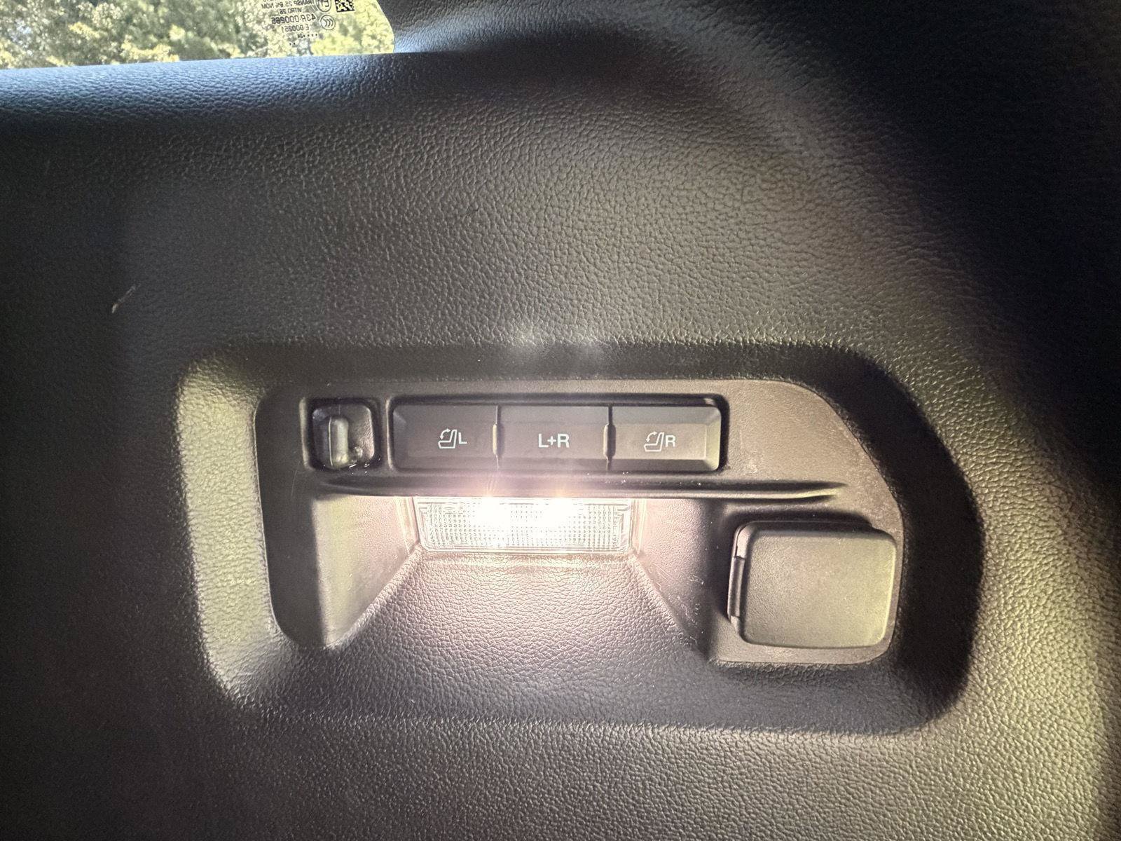 Used 2024 Ford Explorer ST w/ Equipment Group 401A AWD/4WD image 21