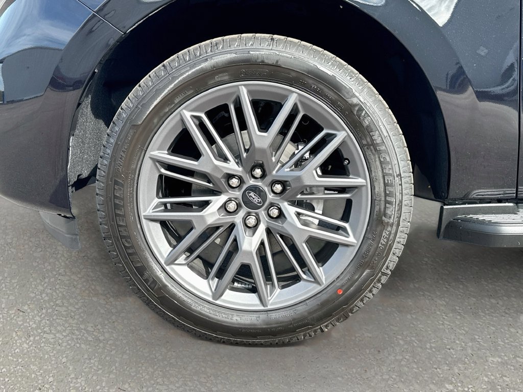 New 2027 Ford Expedition Platinum RWD image 32
