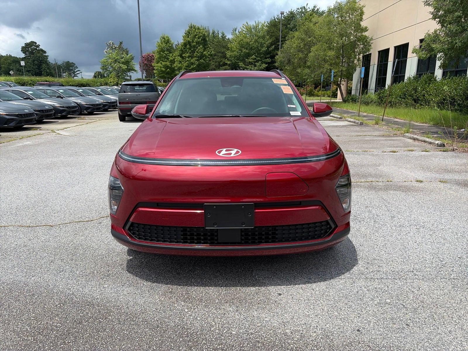 Used 2025 Hyundai Kona SEL FWD image 2