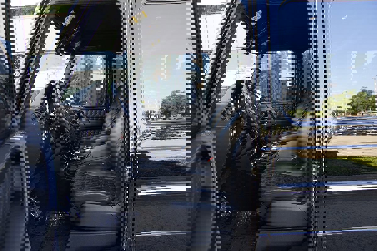 Used 2015 Mercedes-Benz G 63 AMG 4MATIC w/ PA6 Package image 31