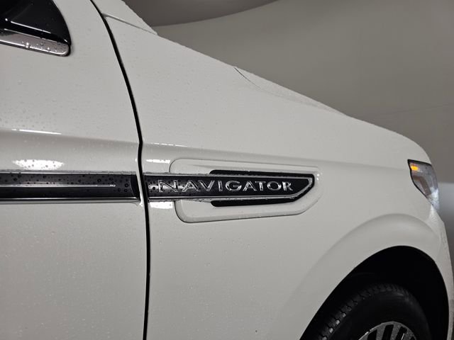 Used 2020 Lincoln Navigator Black Label w/ Cargo Convenience Package image 10