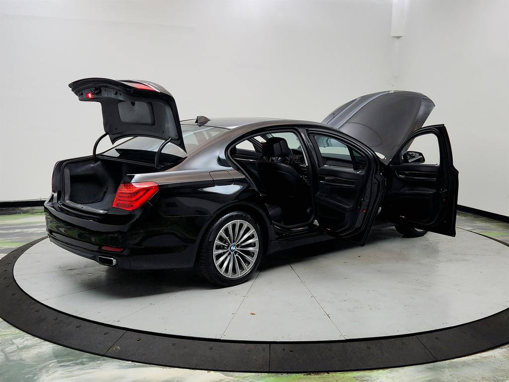 Used 2012 BMW 740i RWD image 10