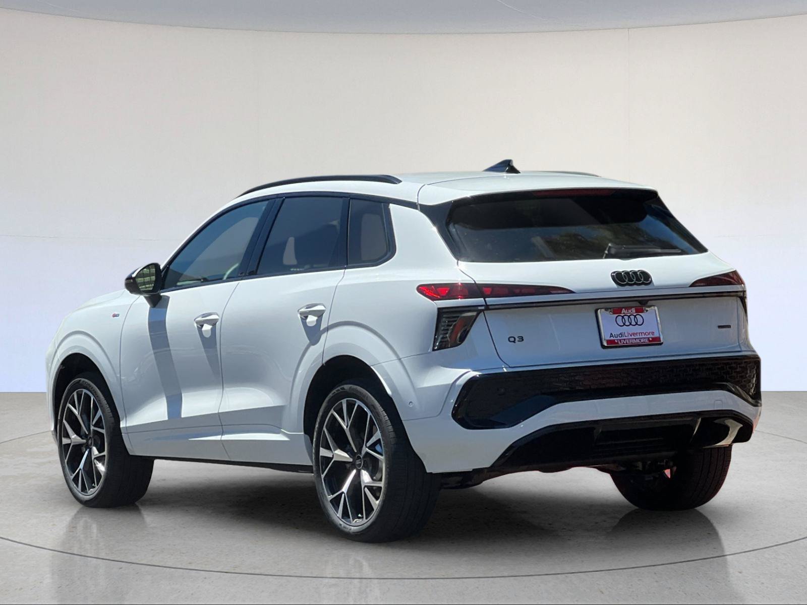 New 2026 Audi Q3 quattro 2.0T AWD/4WD image 4