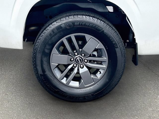 Certified 2025 Nissan Frontier SV RWD image 28