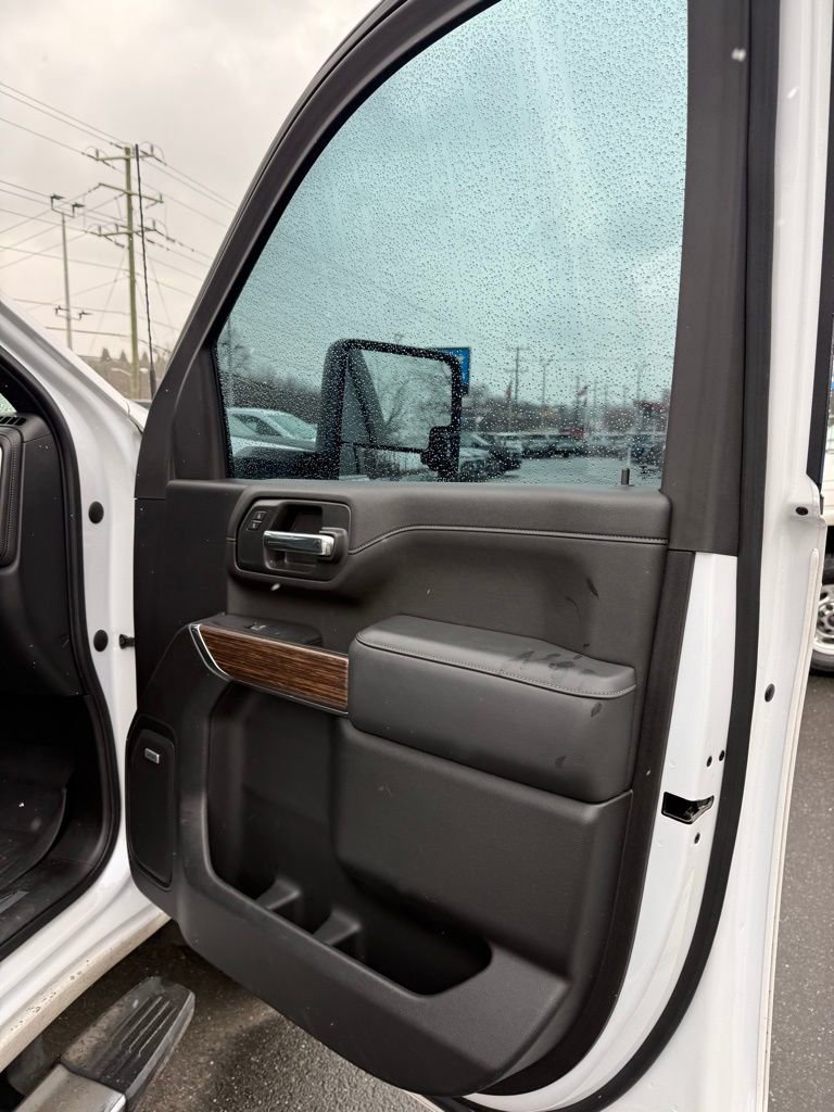 Used 2023 Chevrolet Silverado 2500 High Country w/ Safety Package II image 18