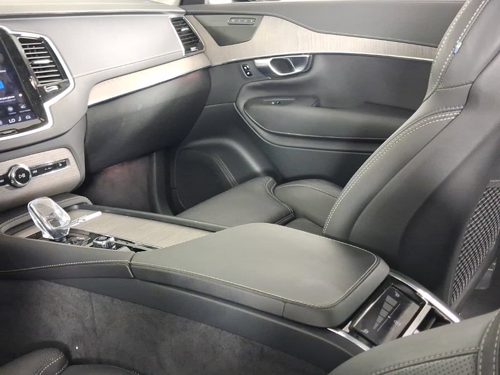 Certified 2023 Volvo XC90 T8 Ultimate AWD/4WD image 19