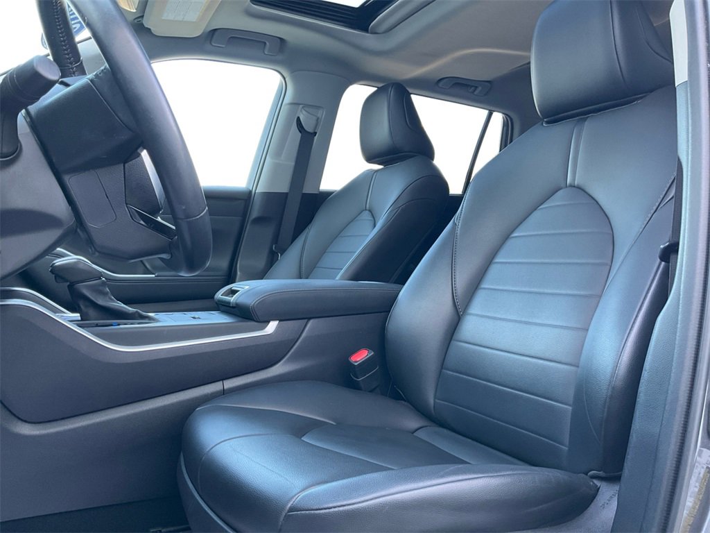 Used 2021 Toyota Highlander XLE image 28