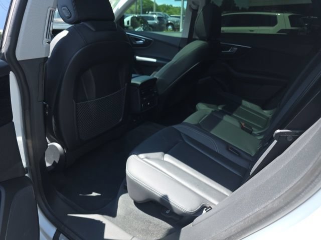 Used 2022 Audi Q8 Premium AWD/4WD image 16