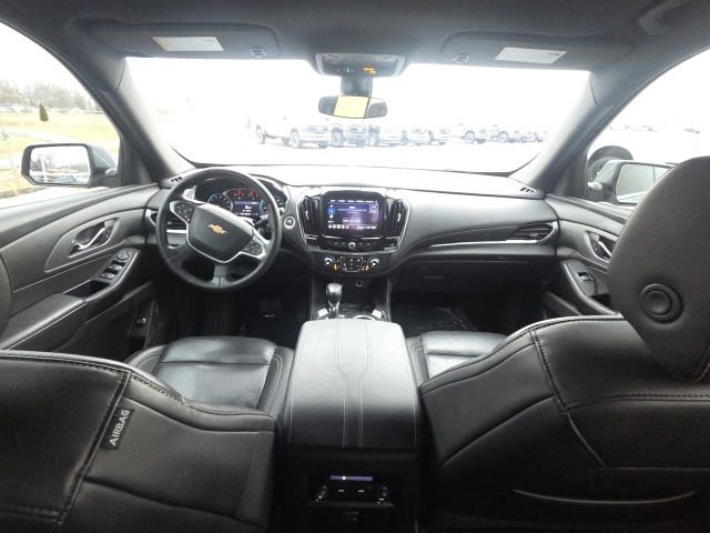 Used 2023 Chevrolet Traverse LT image 22