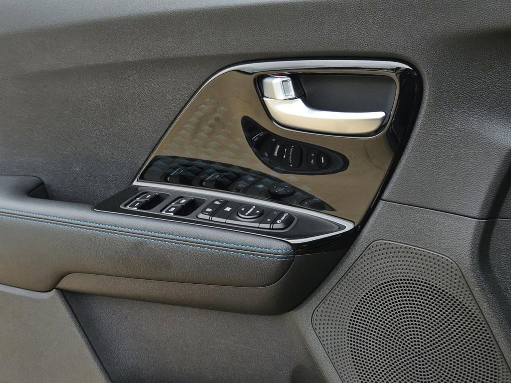 Used 2022 Kia Niro EX Premium FWD image 21