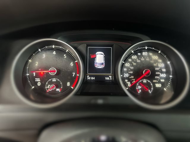Used 2015 Volkswagen GTI SE FWD image 11