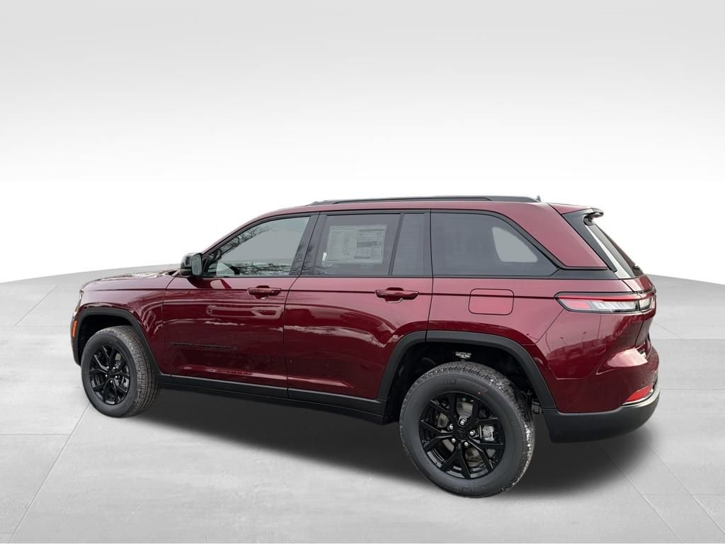 New 2025 Jeep Grand Cherokee Altitude image 7