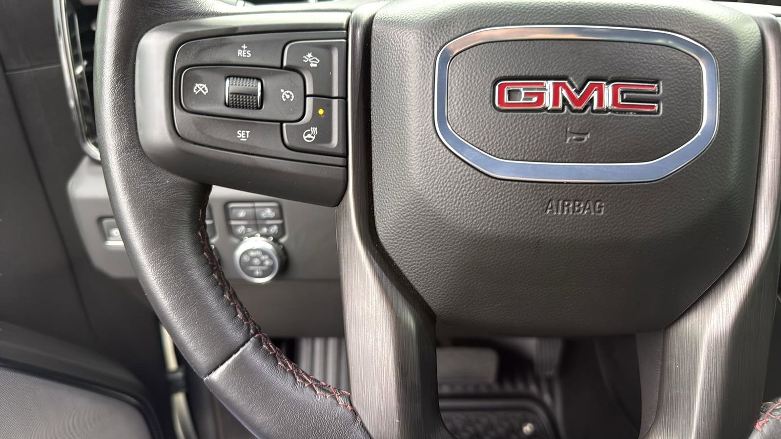 Used 2024 GMC Sierra 2500 AT4X image 17