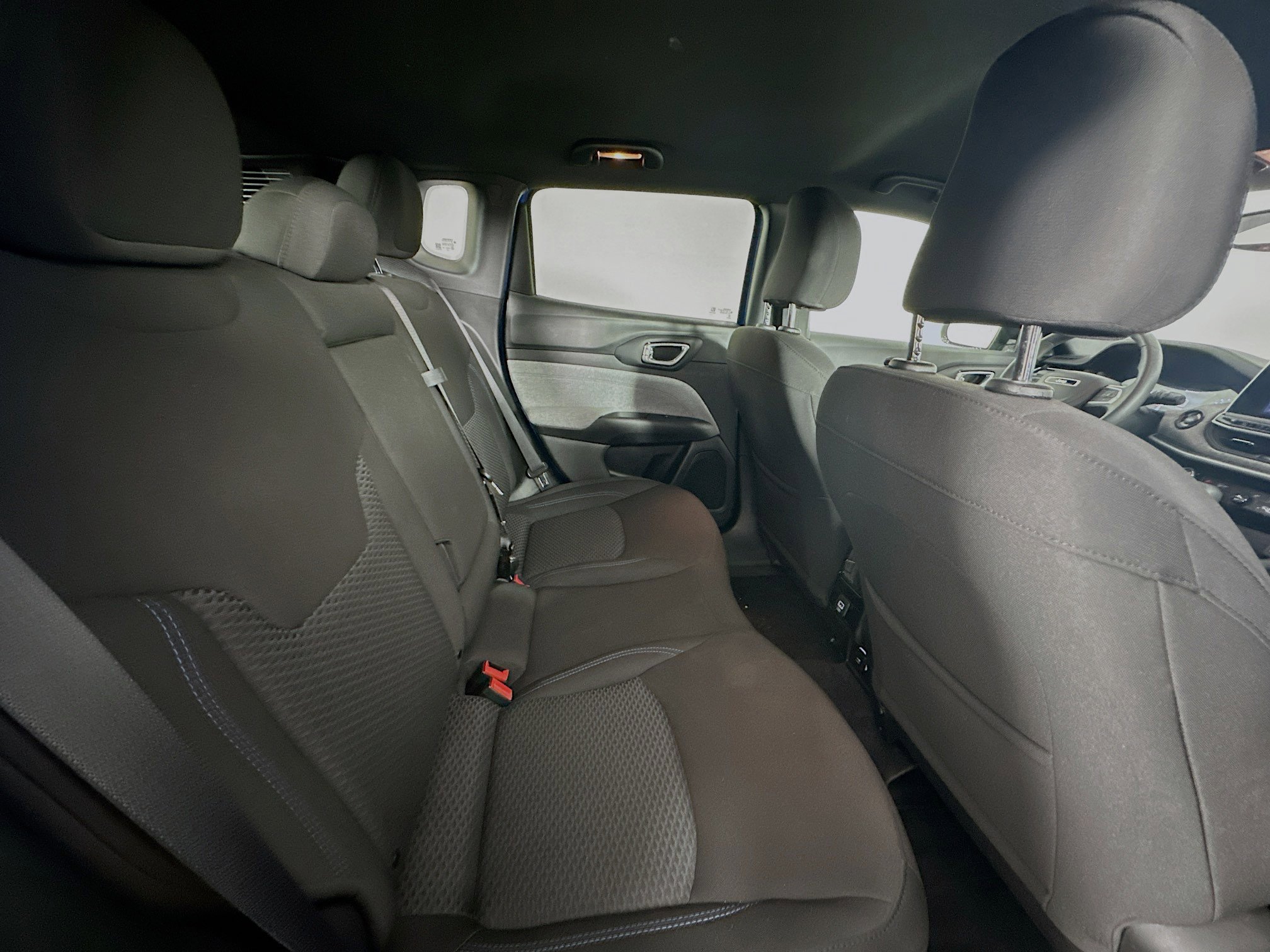 Certified 2025 Jeep Compass Sport image 32