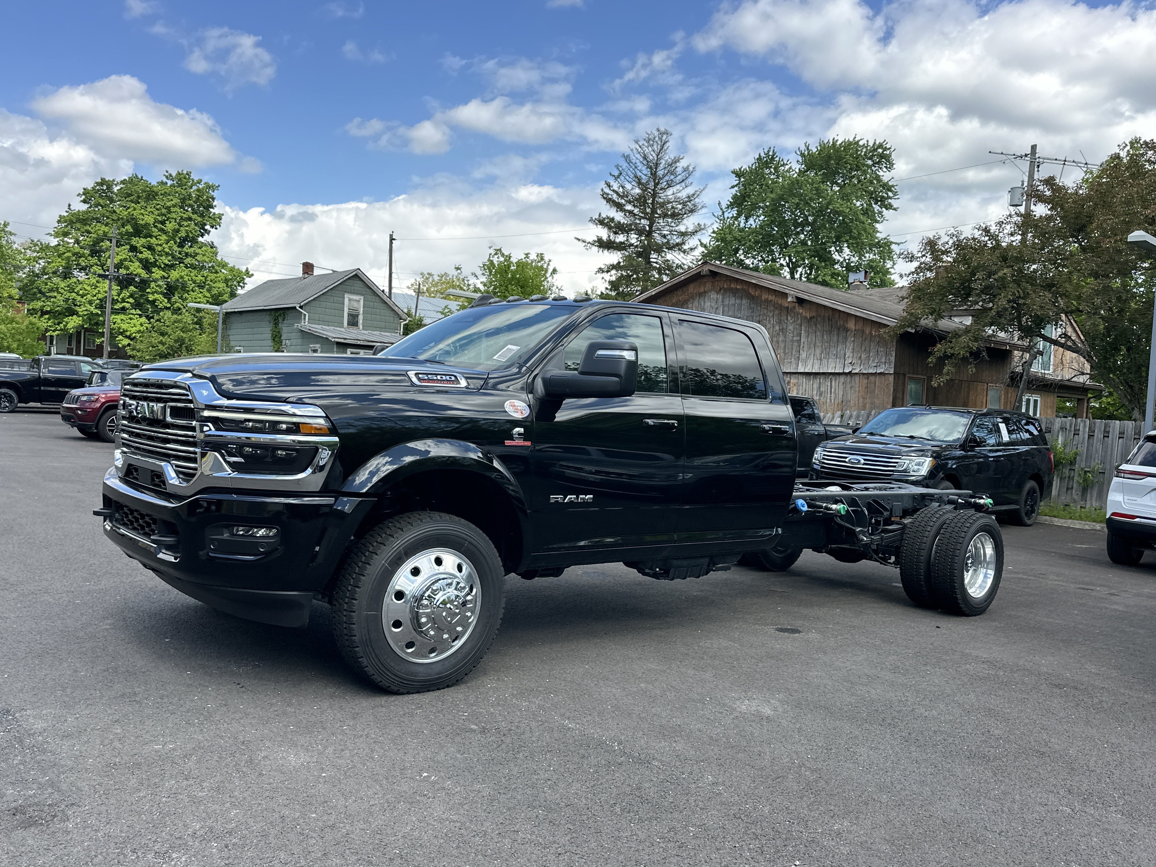 New 2026 RAM 5500 4x4 Crew Cab w/ Laramie Trim Package image 24