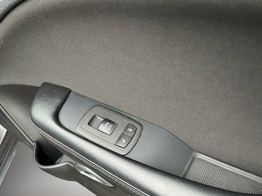 Used 2021 Dodge Challenger SXT w/ Driver Convenience Group RWD image 25