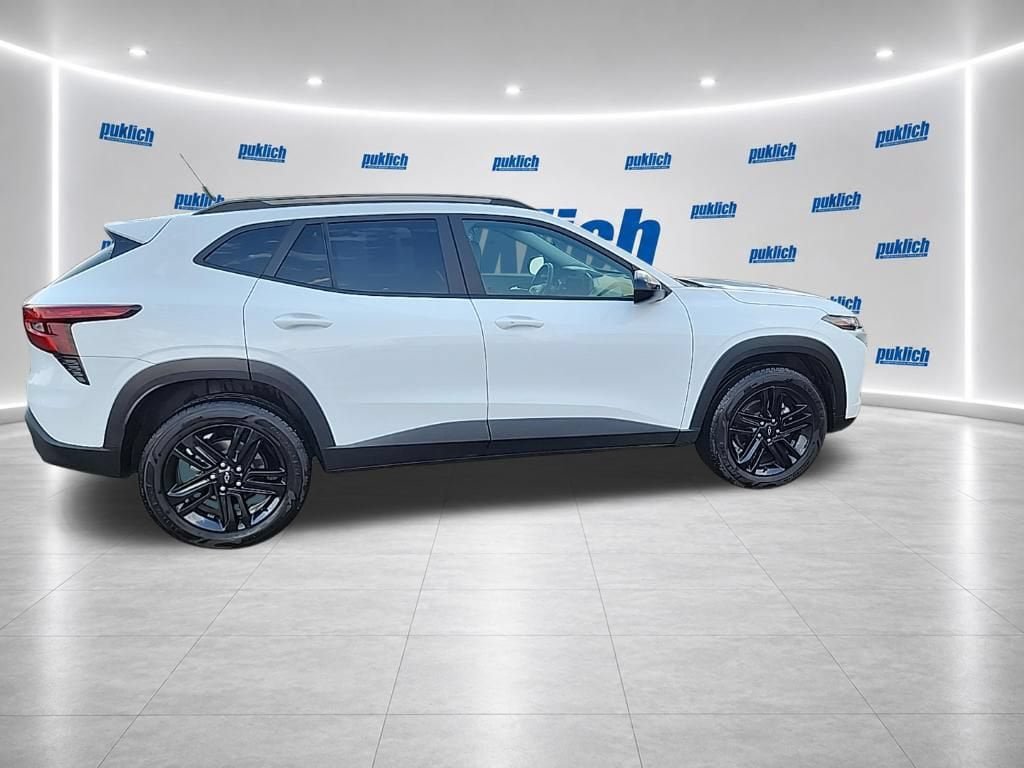 Certified 2025 Chevrolet Trax ACTIV w/ Driver Confidence Package FWD image 6