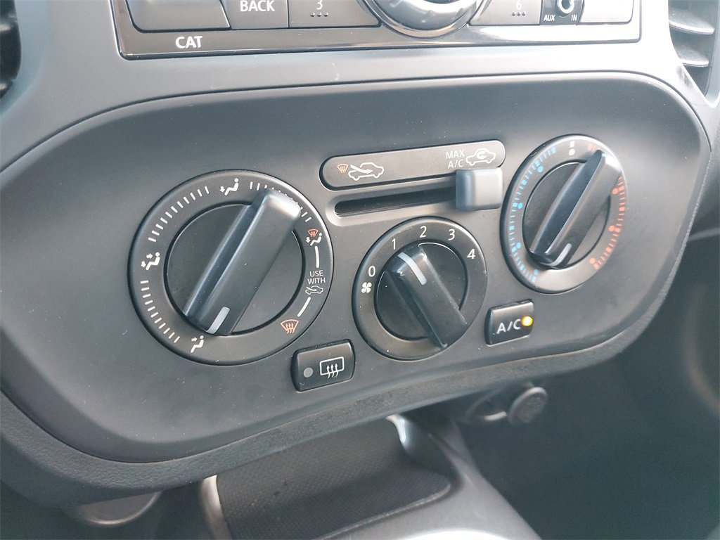 Used 2014 Nissan Juke S image 31