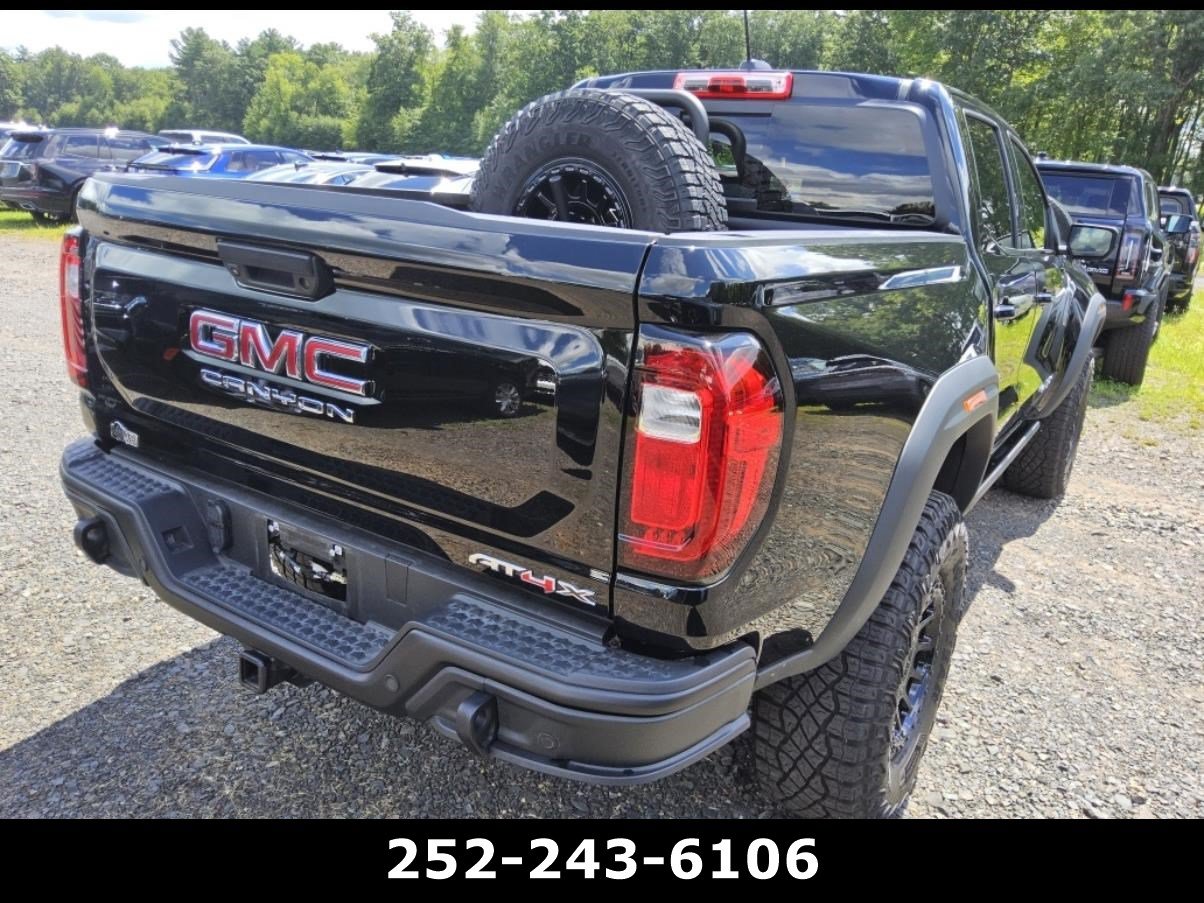 Used 2025 GMC Canyon AT4 w/ AT4X AEV Edition AWD/4WD image 3