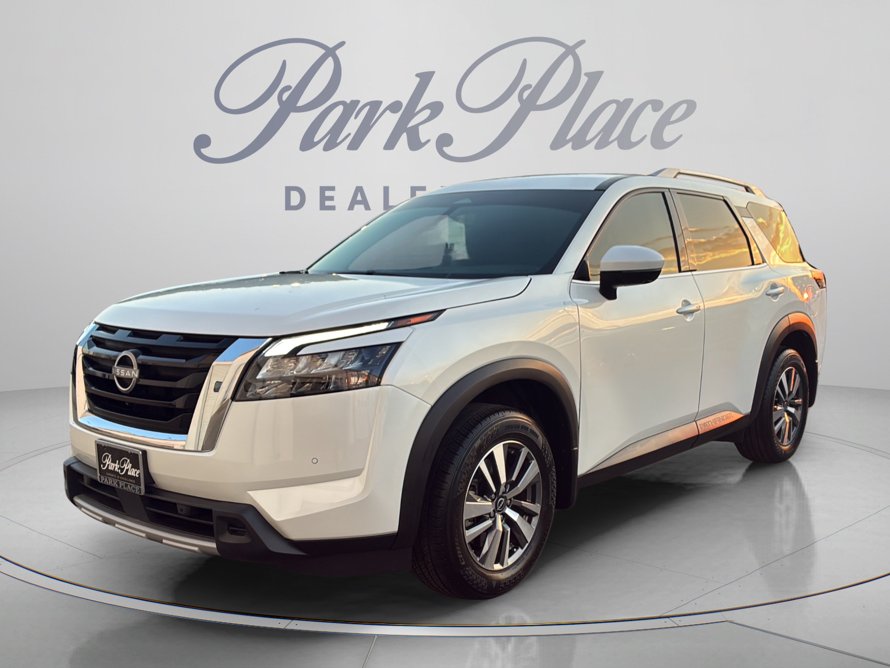 Used 2025 Nissan Pathfinder SL FWD video 1