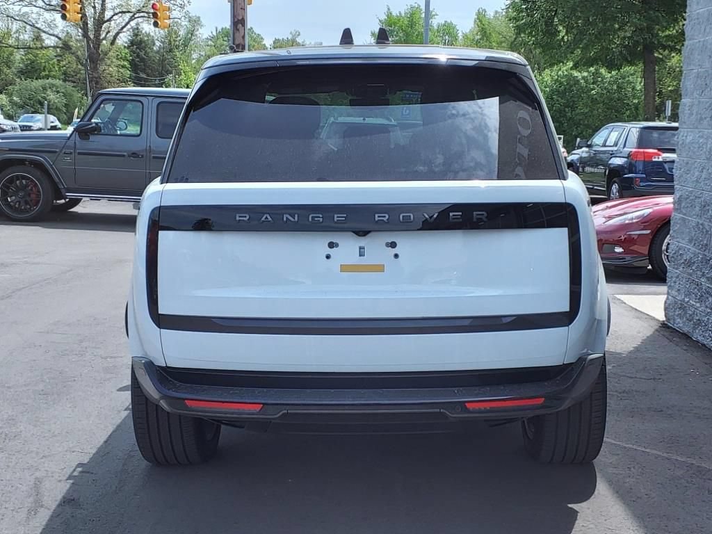 Used 2024 Land Rover Range Rover Autobiography AWD/4WD image 4