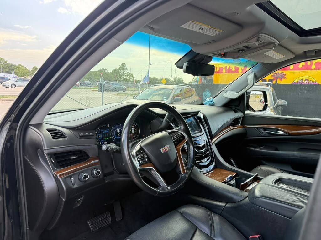 Used 2017 Cadillac Escalade ESV Premium Luxury AWD/4WD image 33