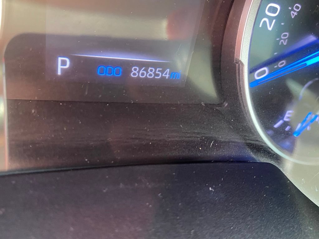 Used 2021 Toyota RAV4 LE AWD/4WD image 5