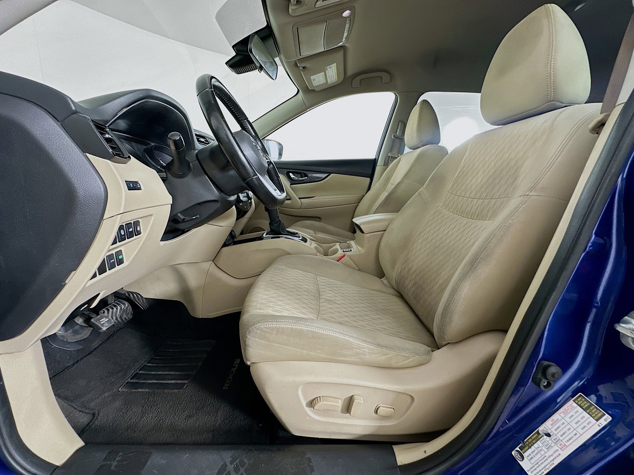 Used 2020 Nissan Rogue SV FWD image 13