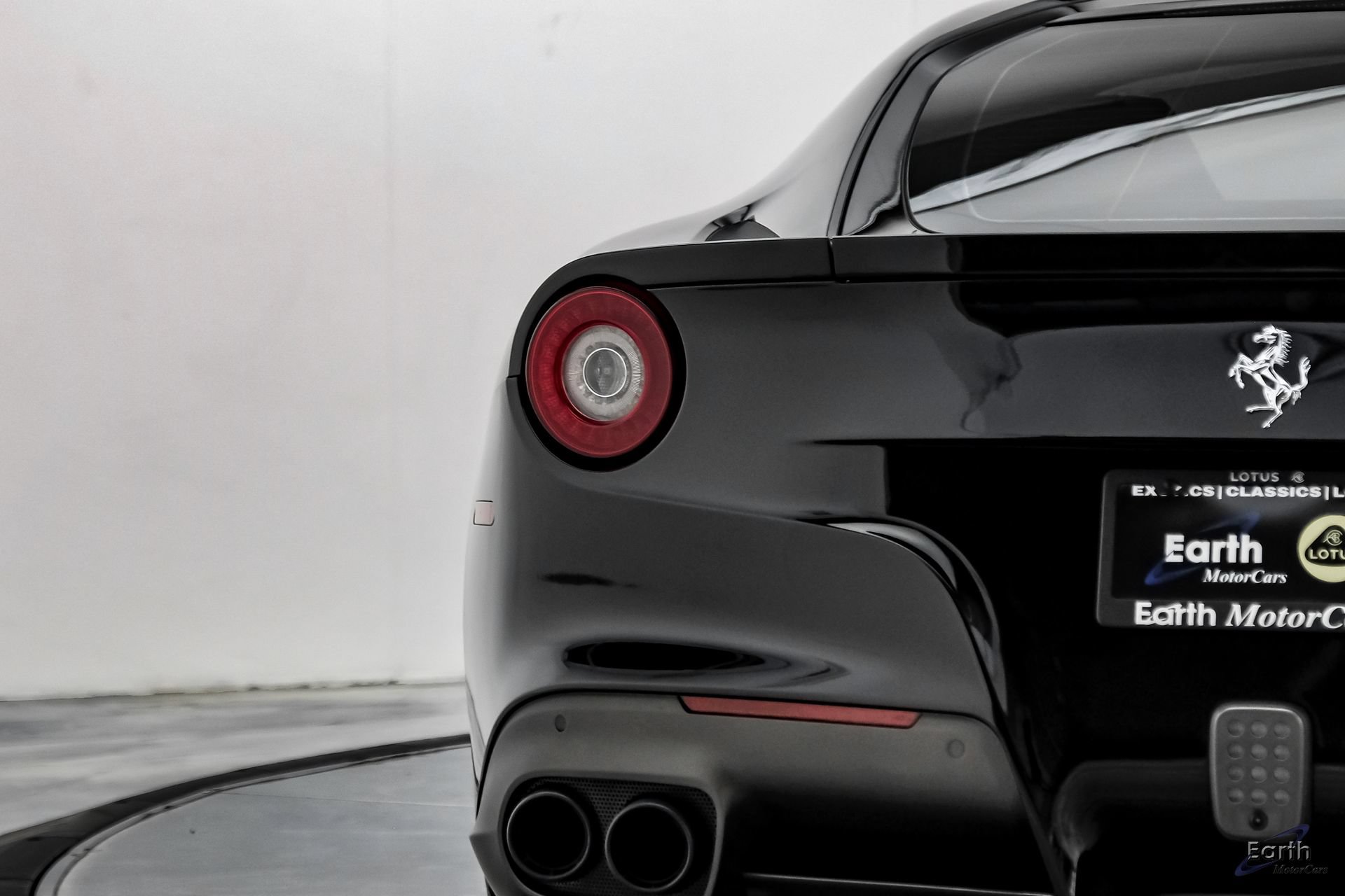 Used 2017 Ferrari F12 Berlinetta RWD image 17