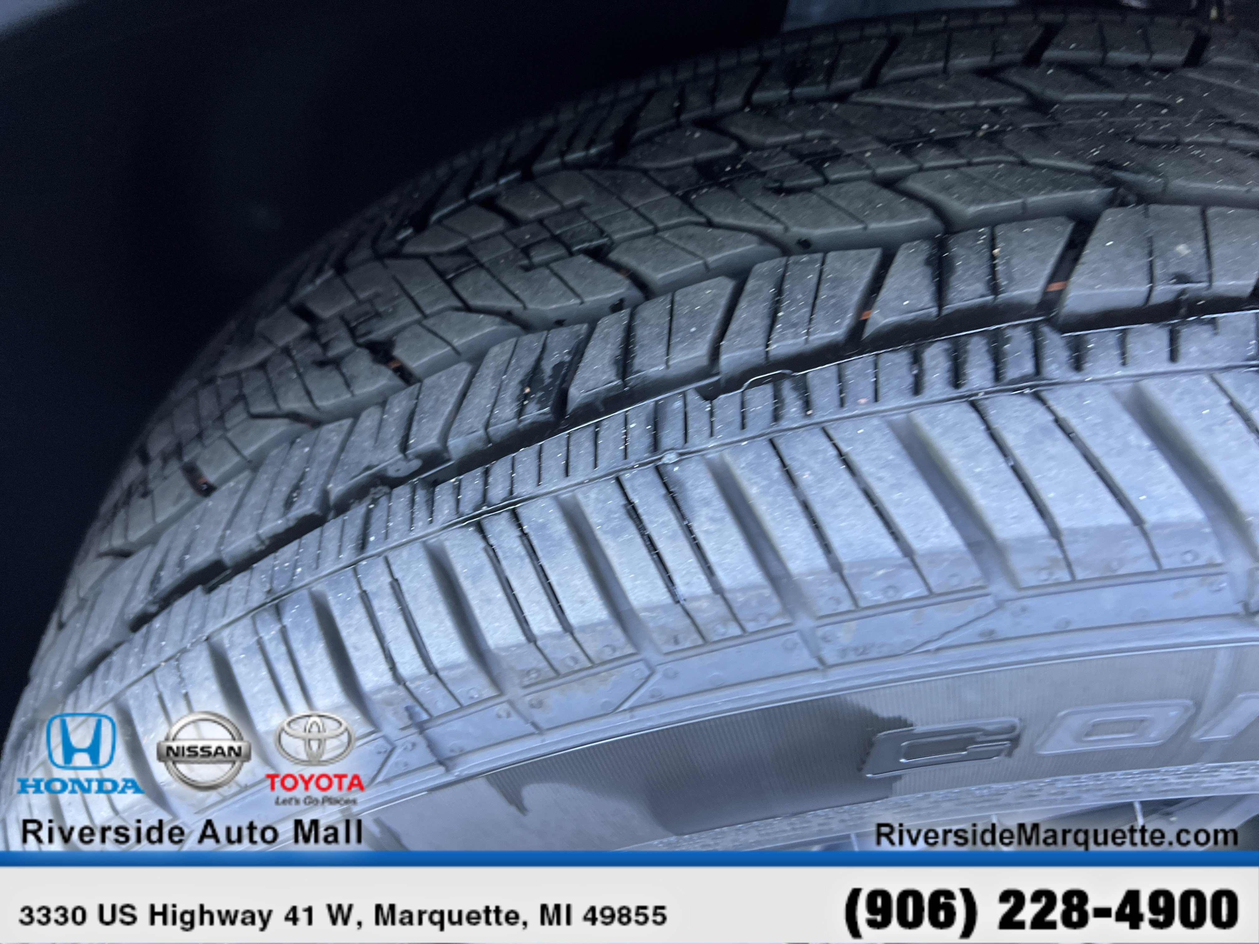 Used 2026 Chevrolet Traverse RS w/ LPO, Floor Liner Package AWD/4WD image 12