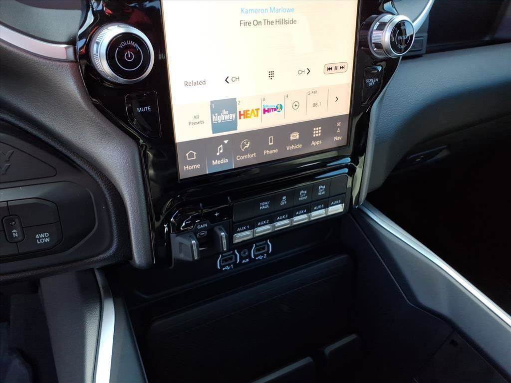 New 2026 RAM 2500 Big Horn AWD/4WD image 14