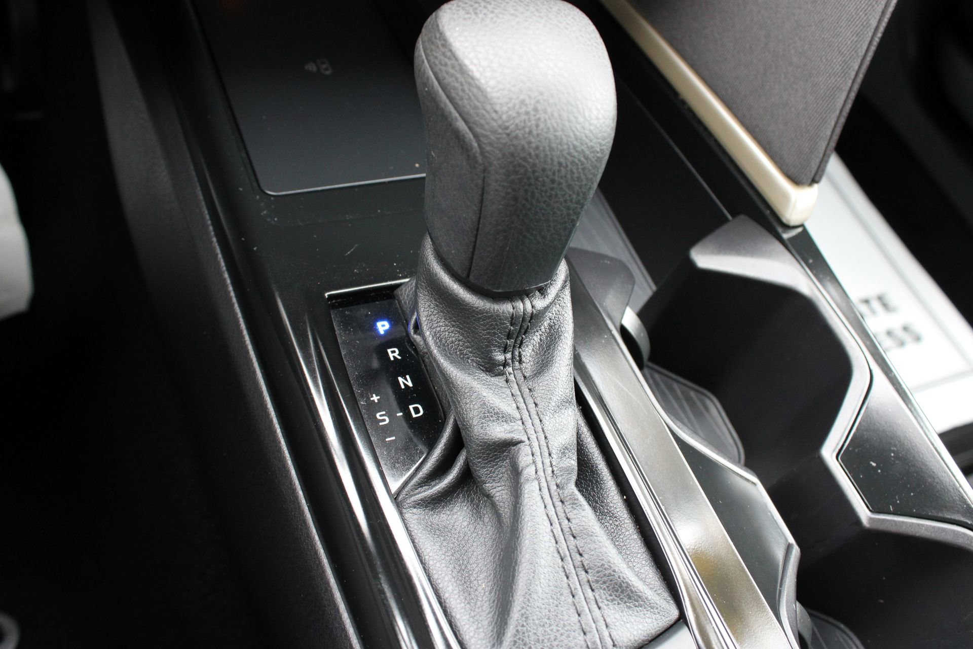 Used 2025 Toyota Camry LE image 37