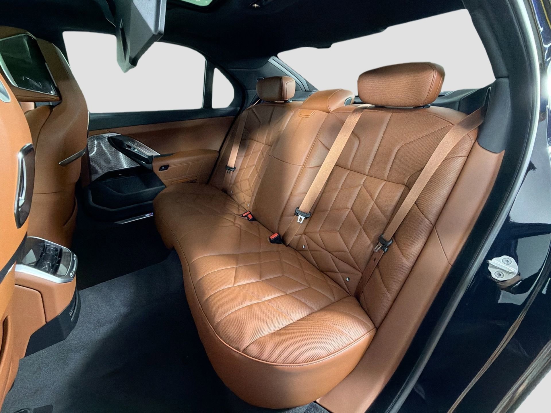 New 2026 BMW 750e xDrive w/ Executive Package AWD/4WD image 24