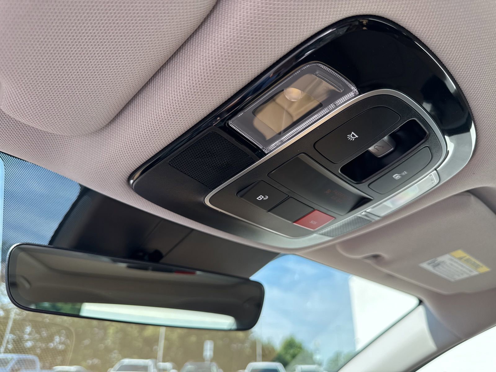 Used 2025 Hyundai Sonata Limited FWD image 29