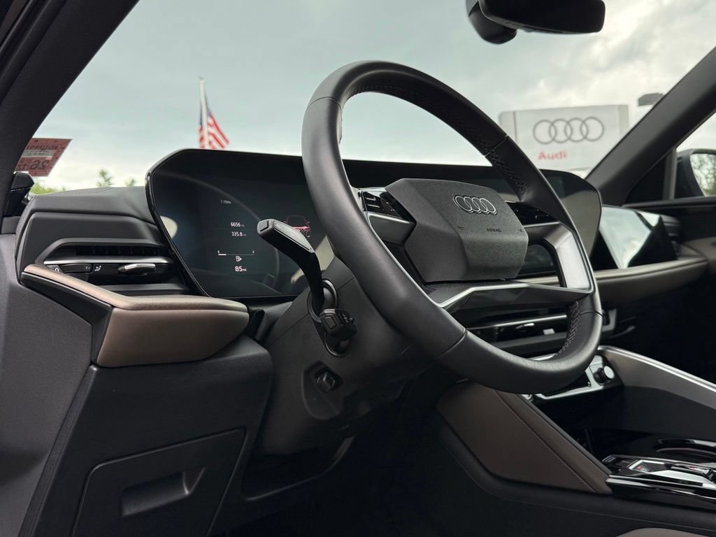 Used 2025 Audi Q5 Premium w/ Convenience Package AWD/4WD image 27