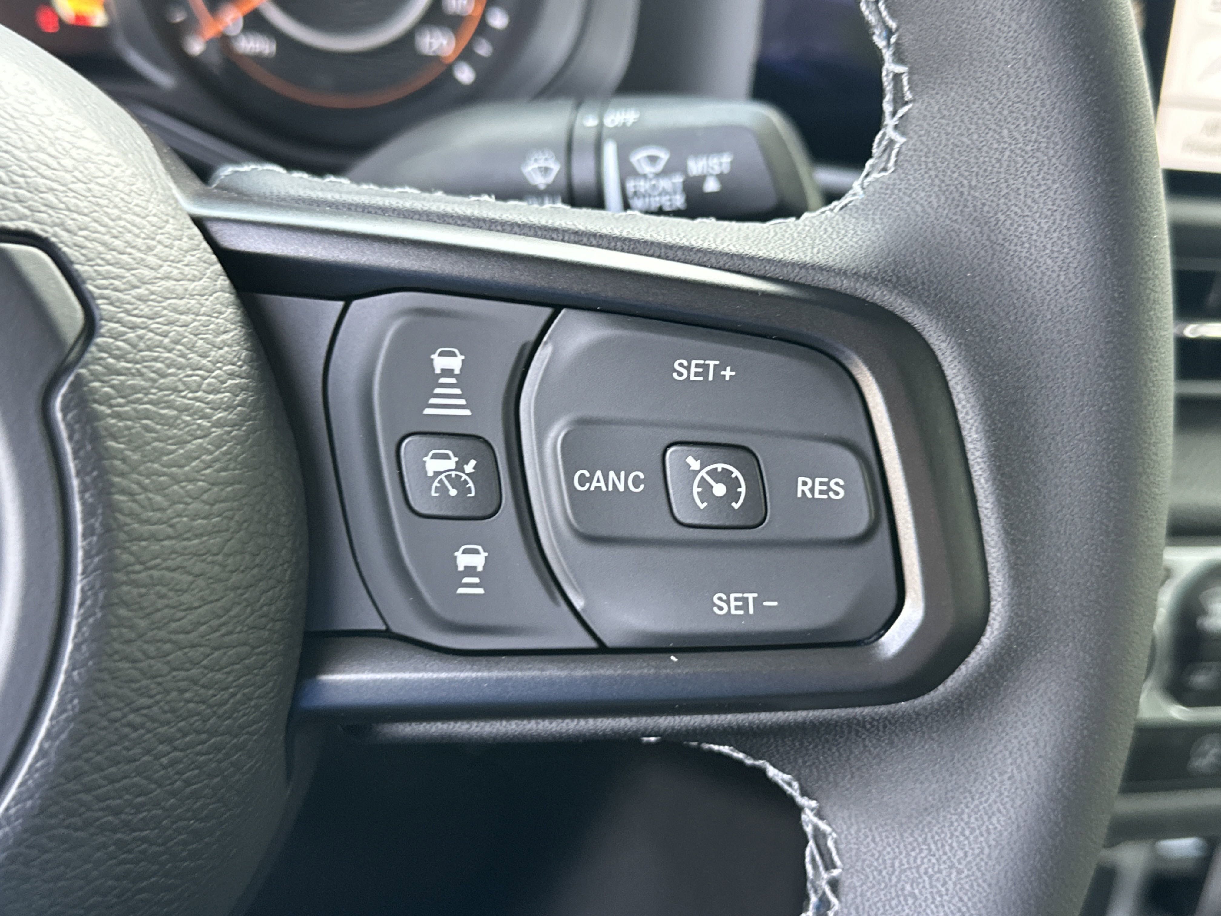 New 2025 Jeep Gladiator Sport image 10